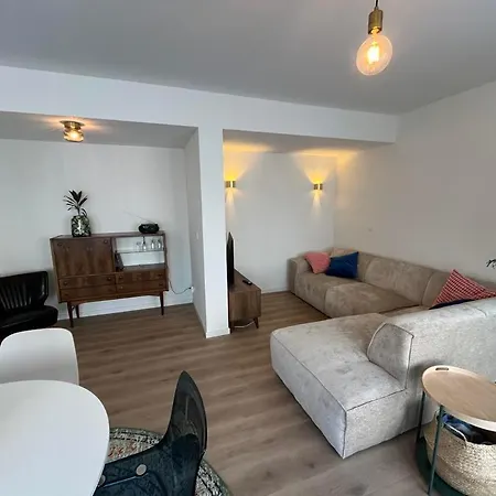 Bright With Private Parking Near Centre Ghent