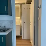 Bright With Private Parking Near Centre Apartamento *