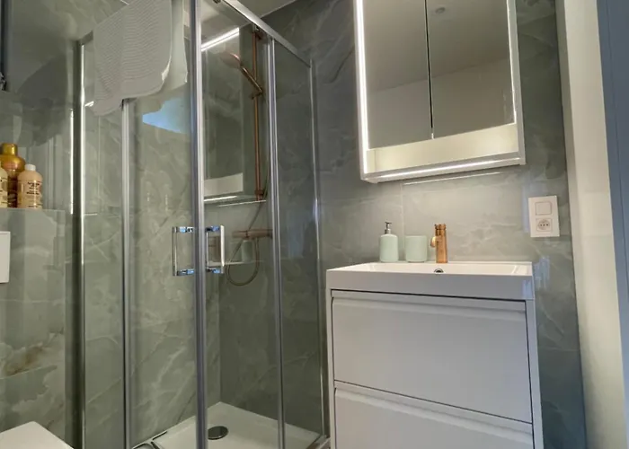 Апартаменты Bright With Private Parking Near Centre Гент